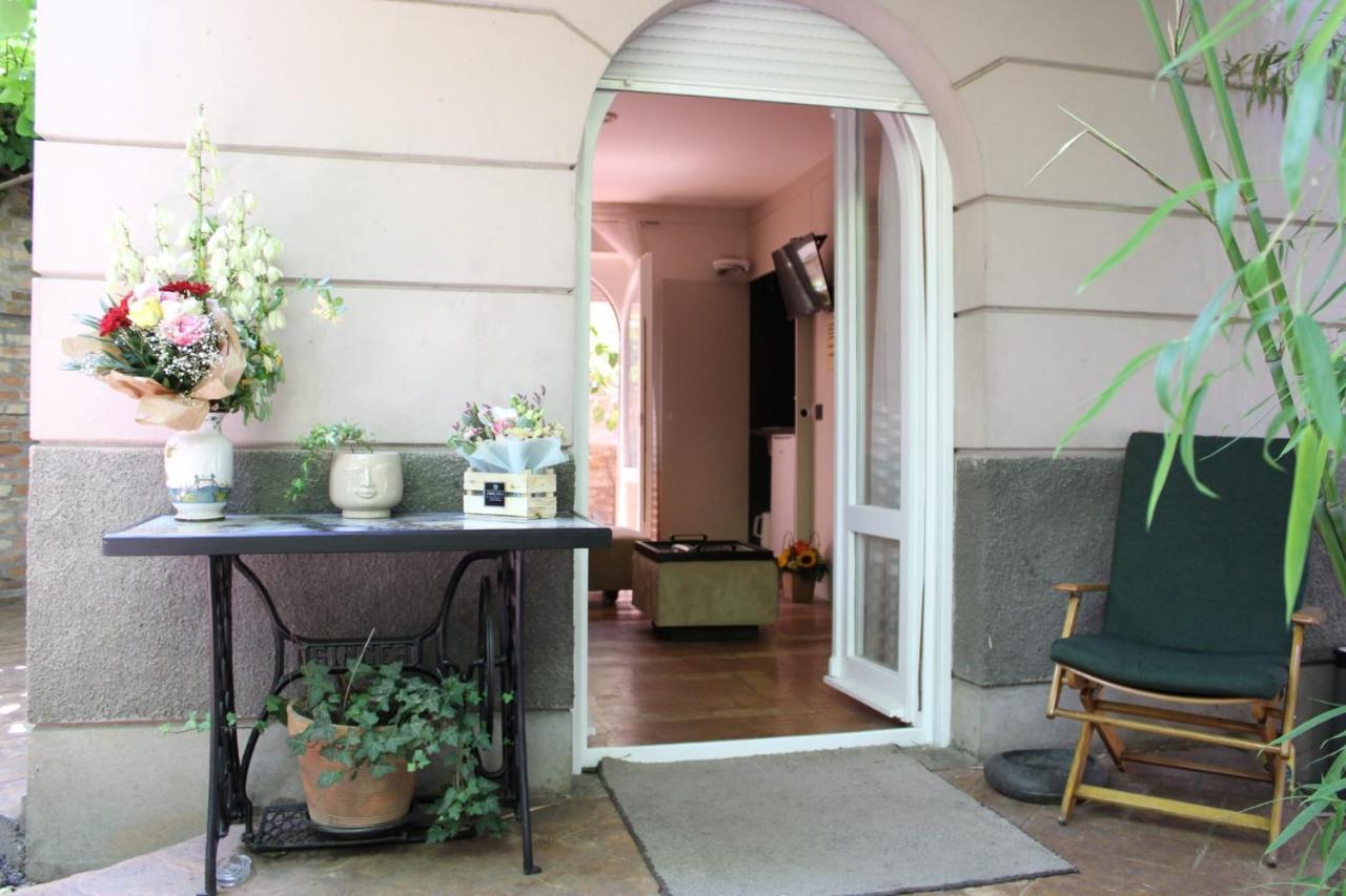Garden Center Apartment Novi Sad Luaran gambar